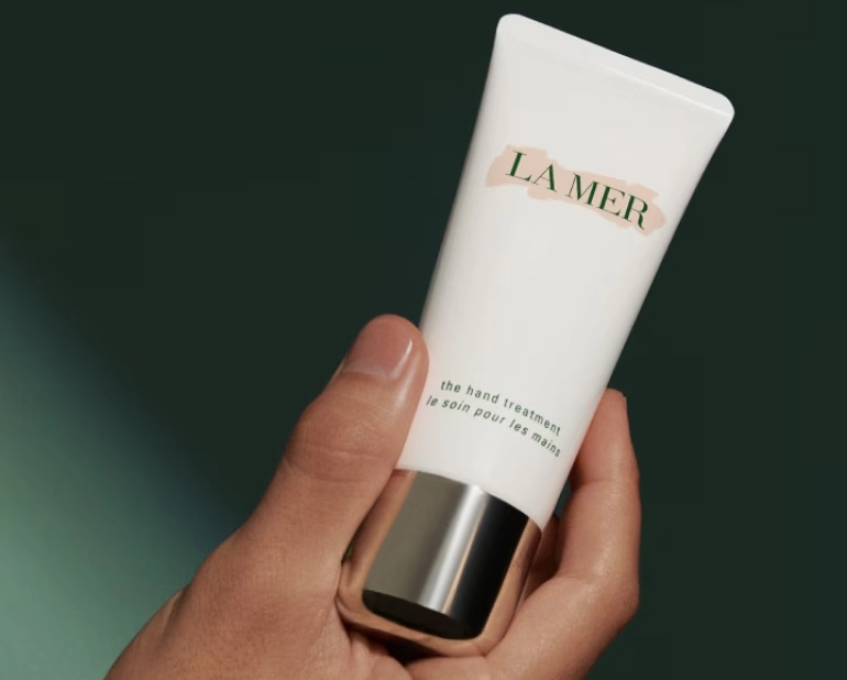 You are currently viewing La Mer Hand Cream Review: Is It Worth Your Money?