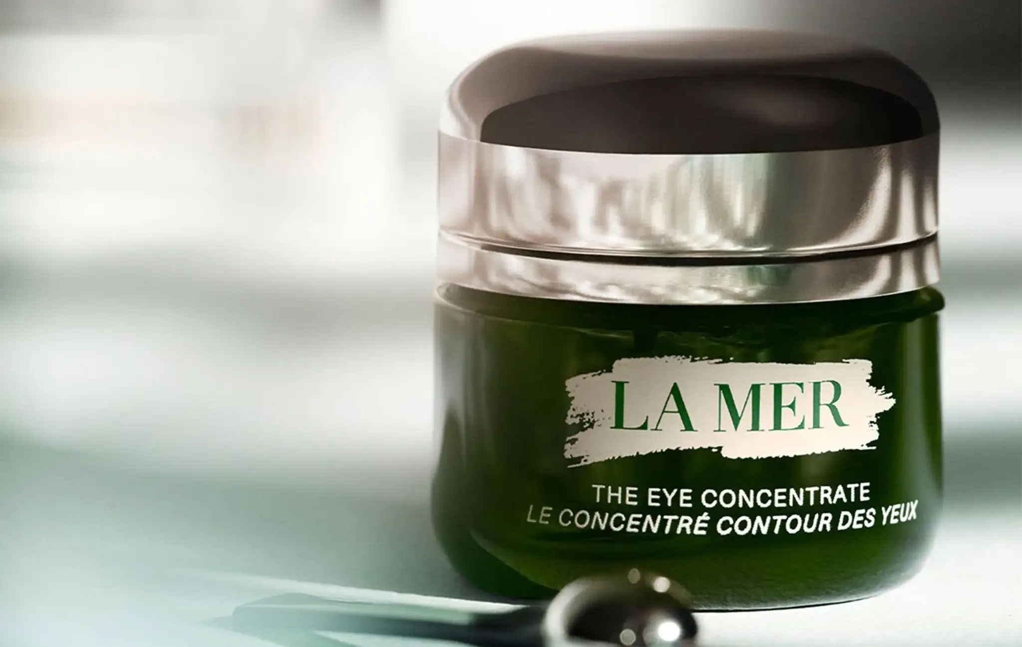 You are currently viewing La Mer Eye Cream Review: Is It Worth It?